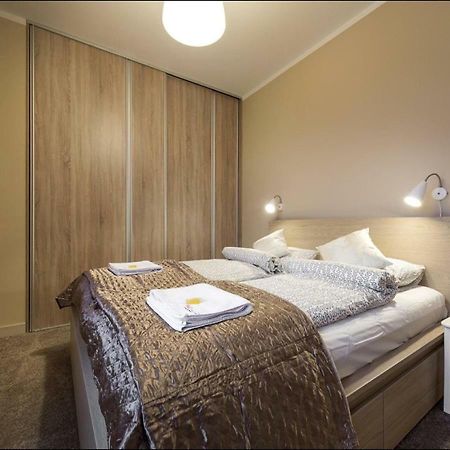 P&O Serviced Apartments Wilenska Station Warszawa Exteriör bild